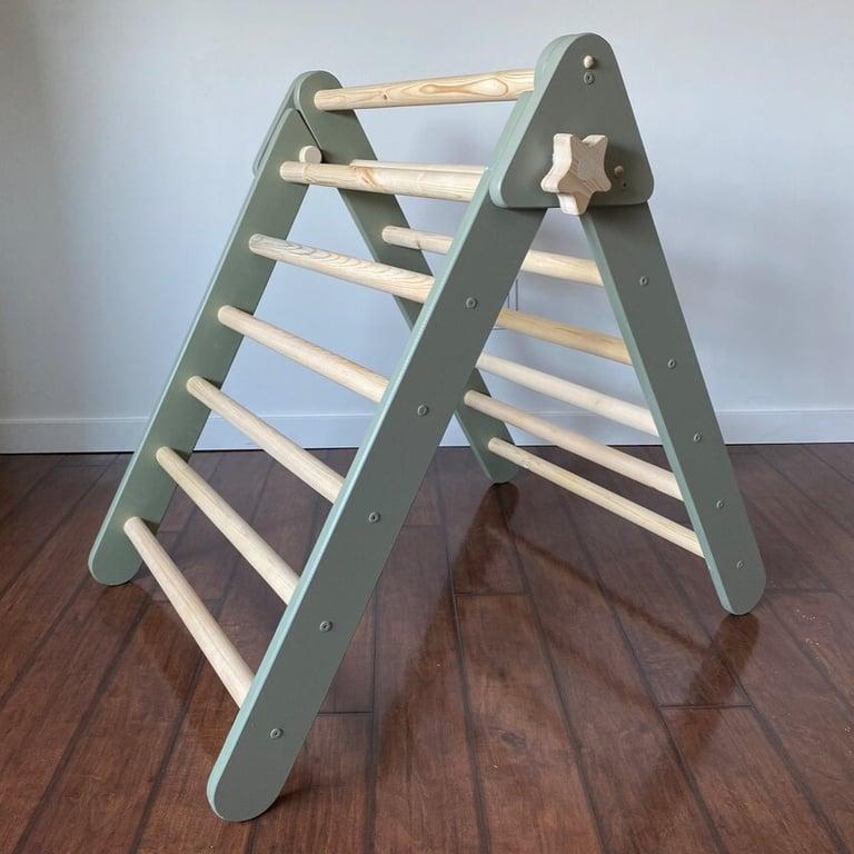 Montessori Le Black Bird Wood Shop Climbing Triangle Green