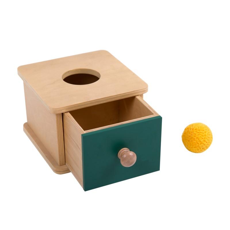 Montessori imbucare-box-w-knitted-ball-431-800&#215;800-1.jpg
